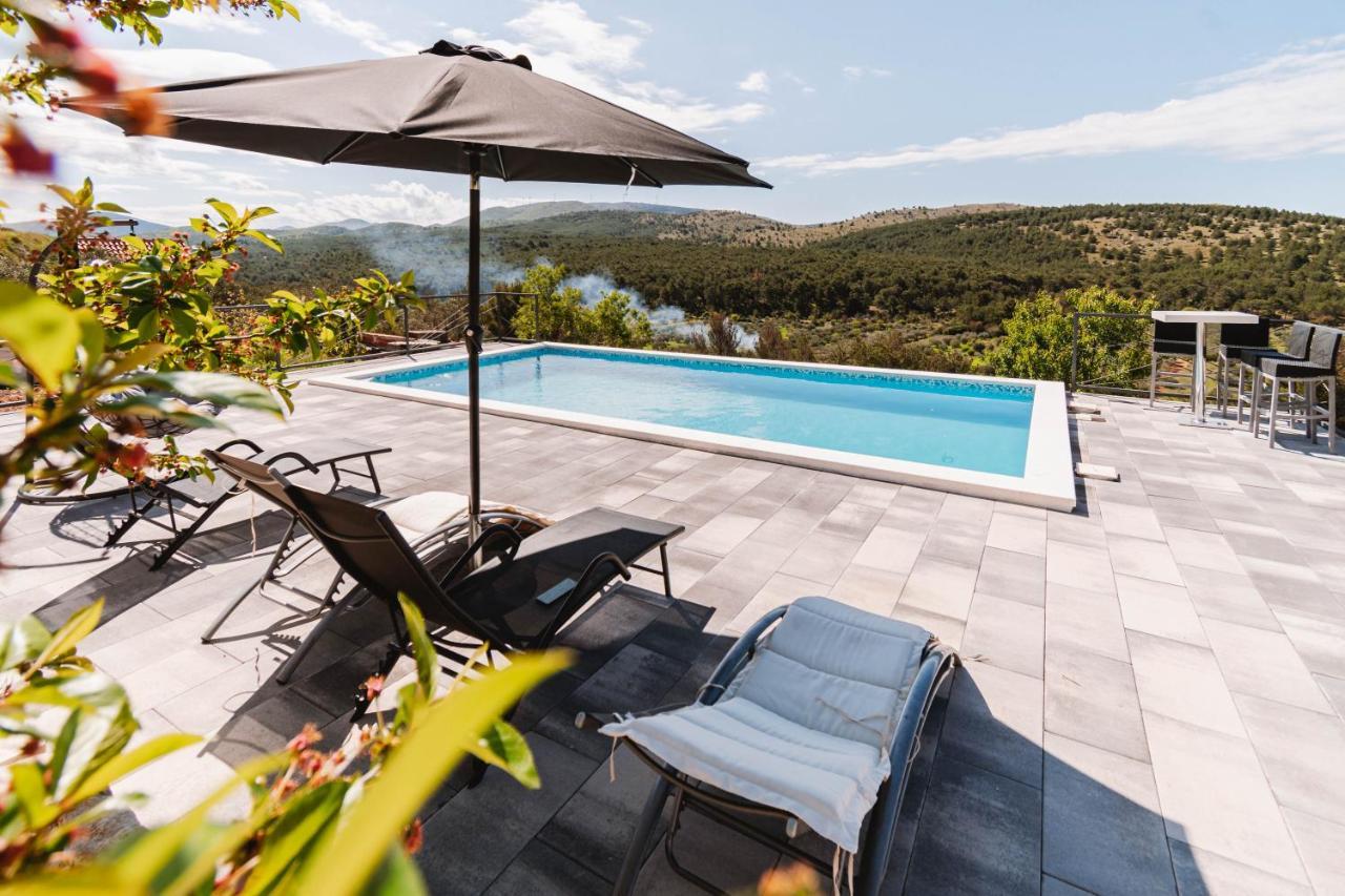 Guest House "The View" - With A Pool Donje Polje Экстерьер фото