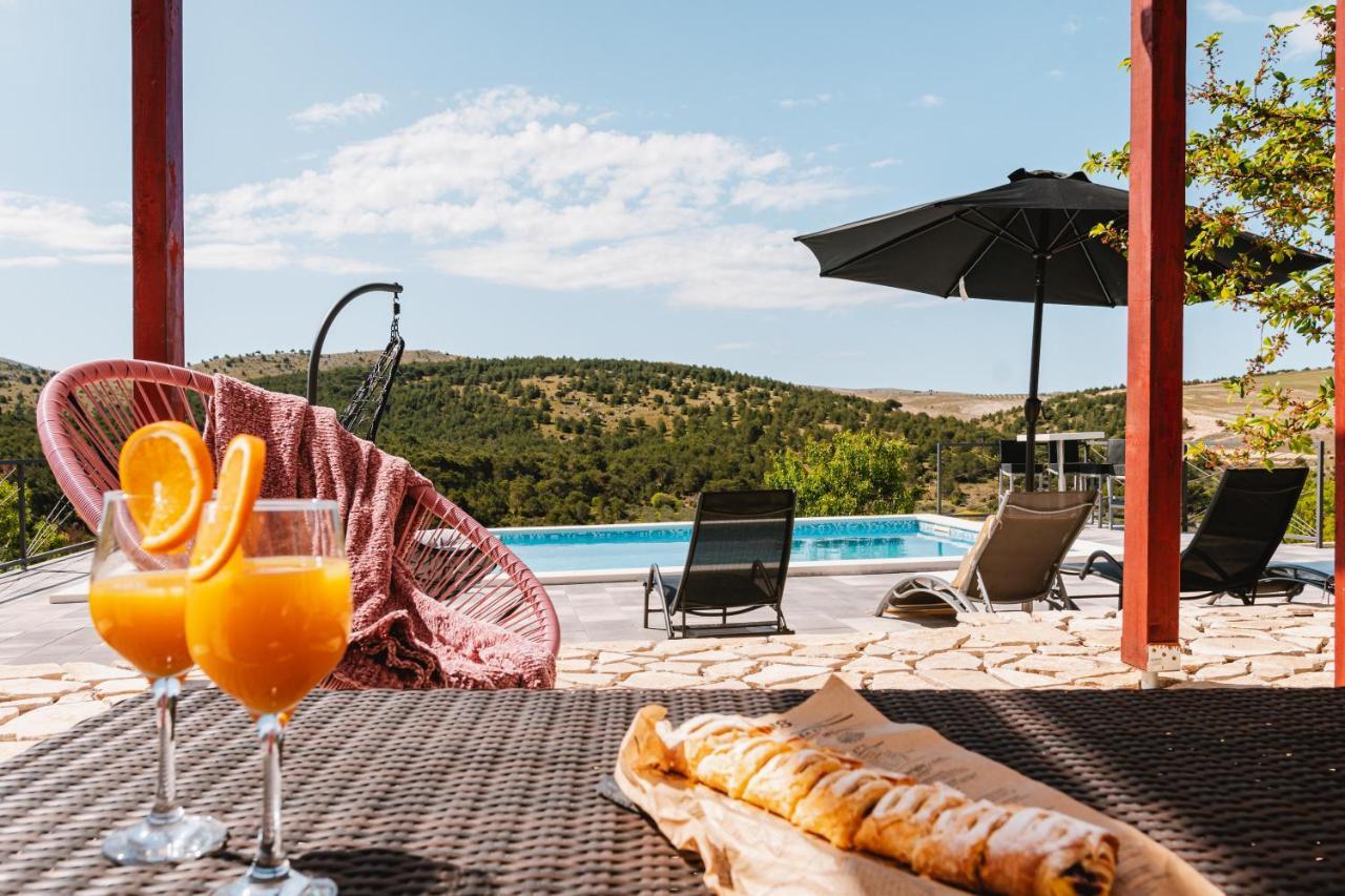 Guest House "The View" - With A Pool Donje Polje Экстерьер фото